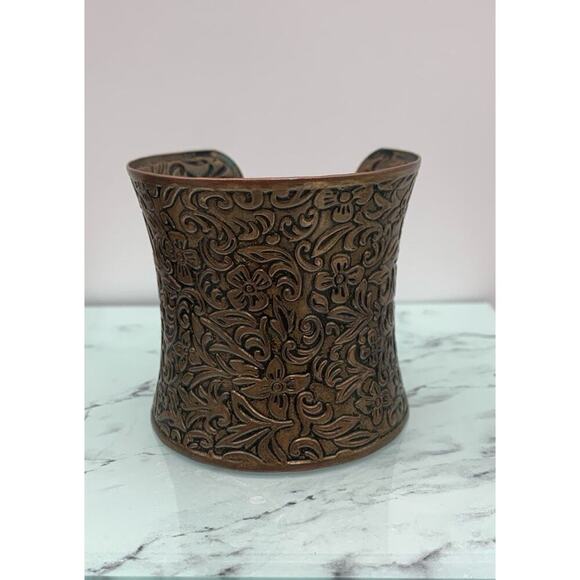 Vintage Ornate Wide Curved Brass Cuff Bracelet - Picture 1 of 6